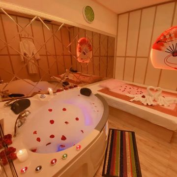 Erotic Massage in Thane West